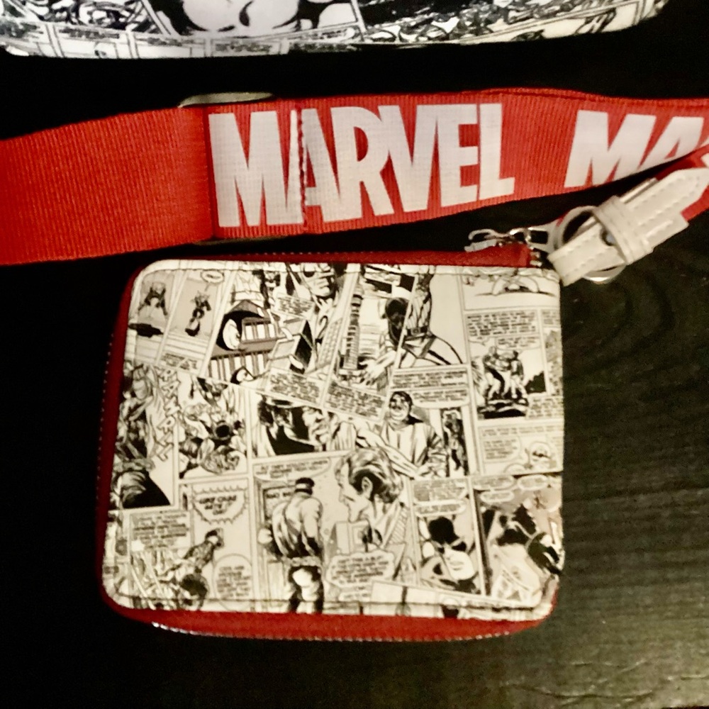 Marvel Black and White Comic Book Bag and matching wallet - Picture 4 of 7
